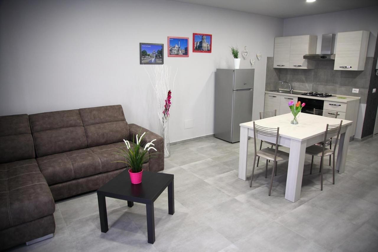 Casa Di Sara Apartment คาตาเนีย ภายนอก รูปภาพ